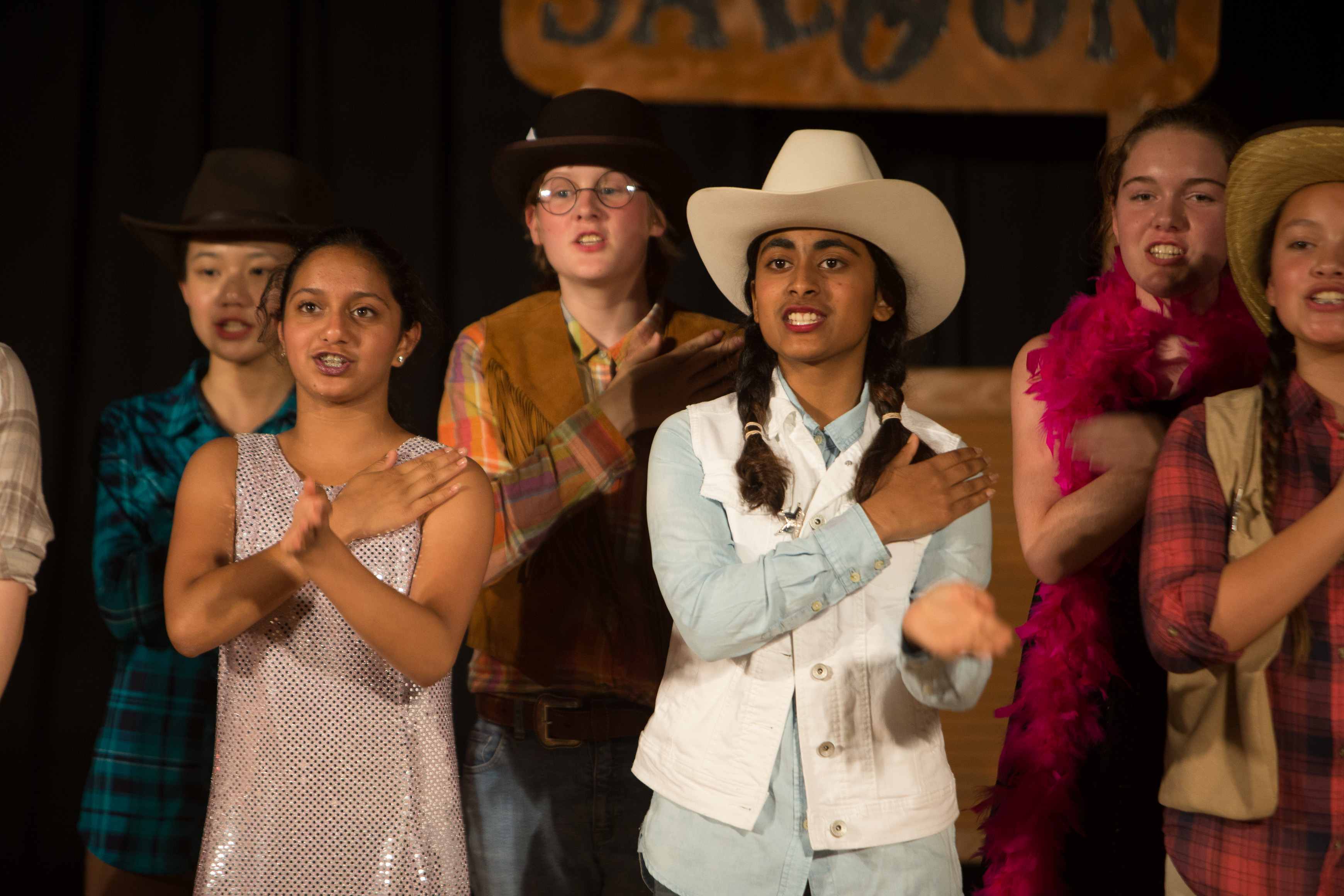 Canon Canon EOS-1D X EF70-200mm f/2.8L IS USM 200 mm 1/200 sec at f / 2.8 ISO 1600