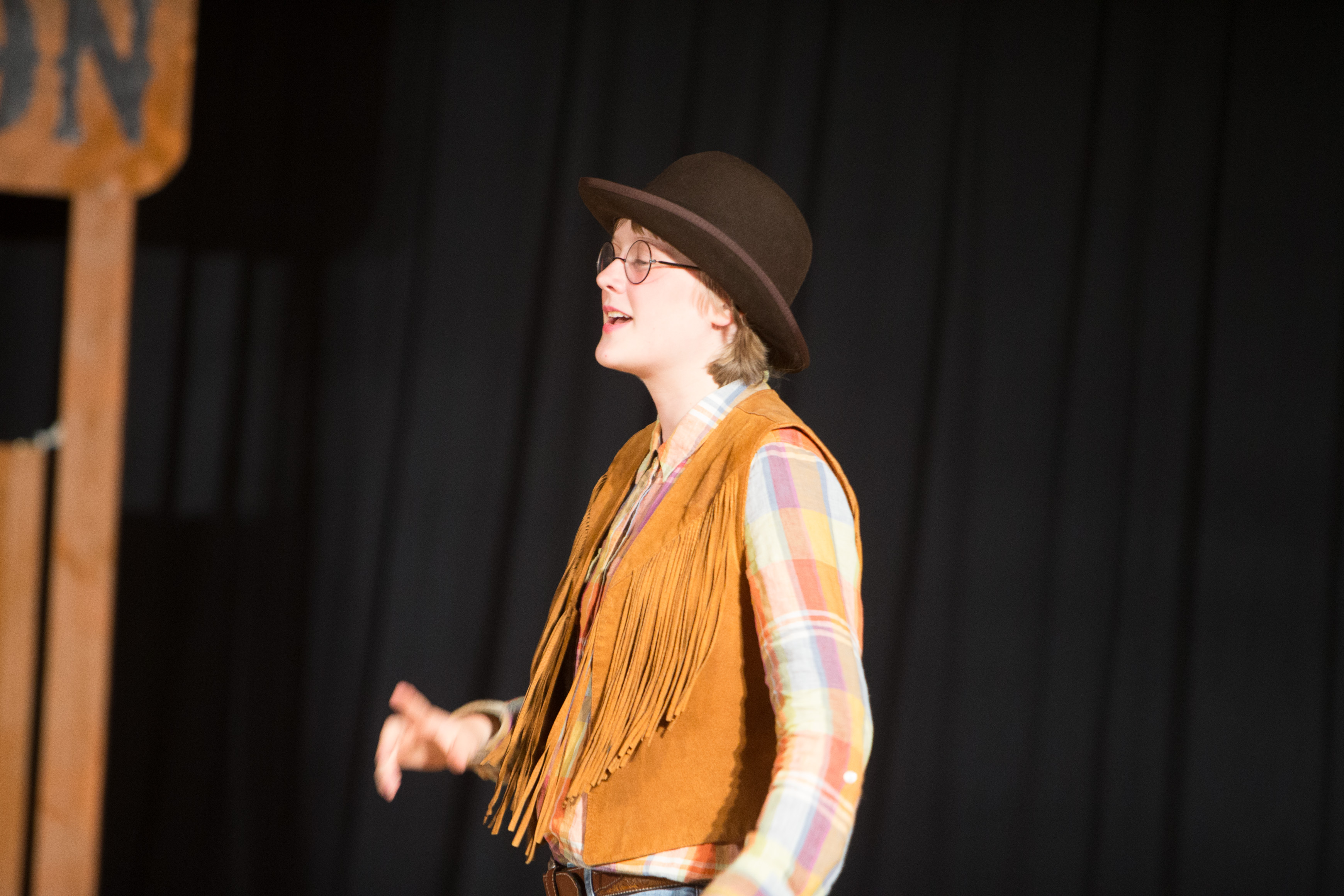 Canon Canon EOS-1D X EF70-200mm f/2.8L IS USM 200 mm 1/200 sec at f / 2.8 ISO 3200