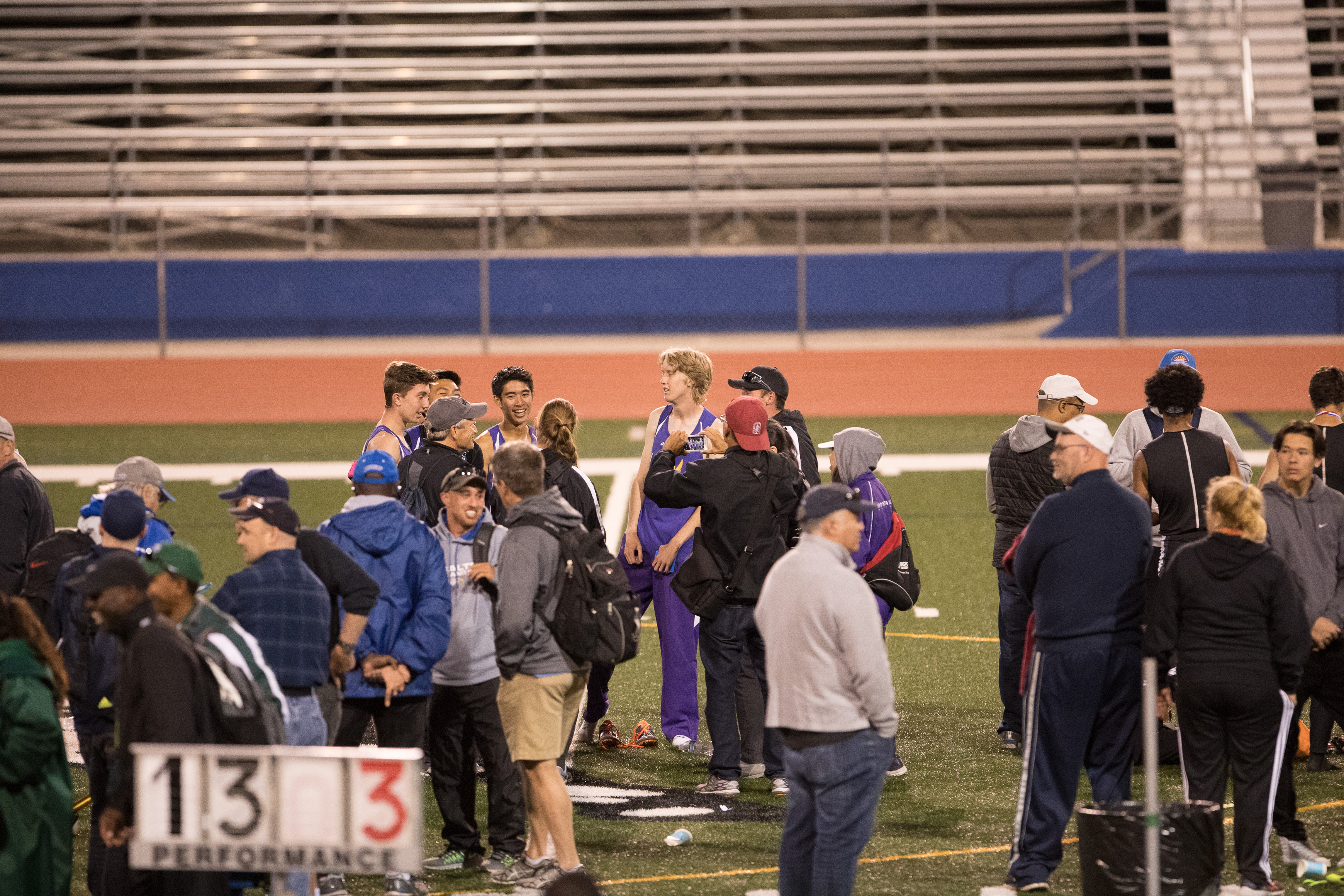 Canon Canon EOS-1D X Mark II EF300mm f/2.8L IS USM 300 mm 1/200 sec at f / 2.8 ISO 6400