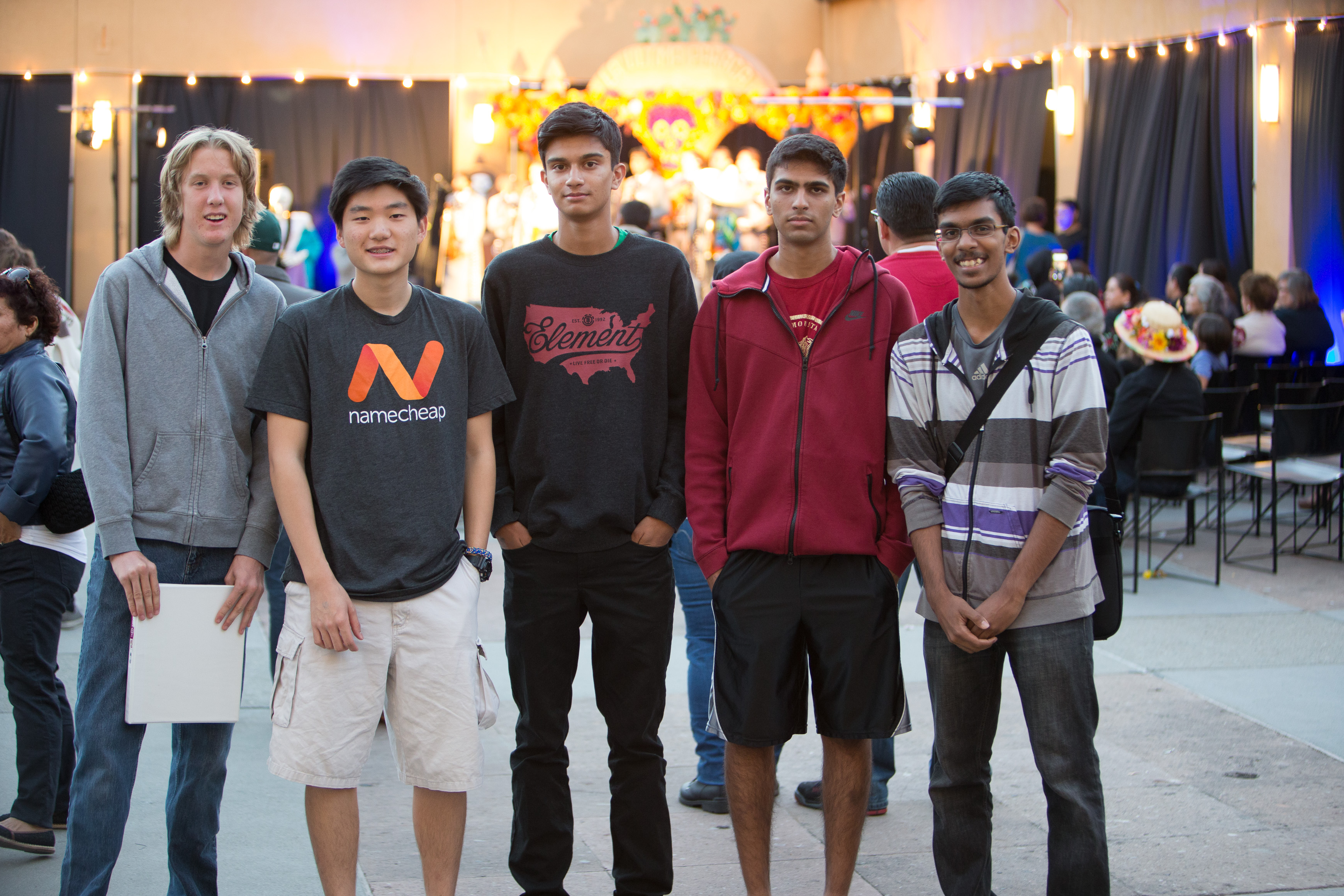 Canon Canon EOS-1D X EF70-200mm f/2.8L IS USM 70 mm 1/60 sec at f / 2.8 ISO 1600