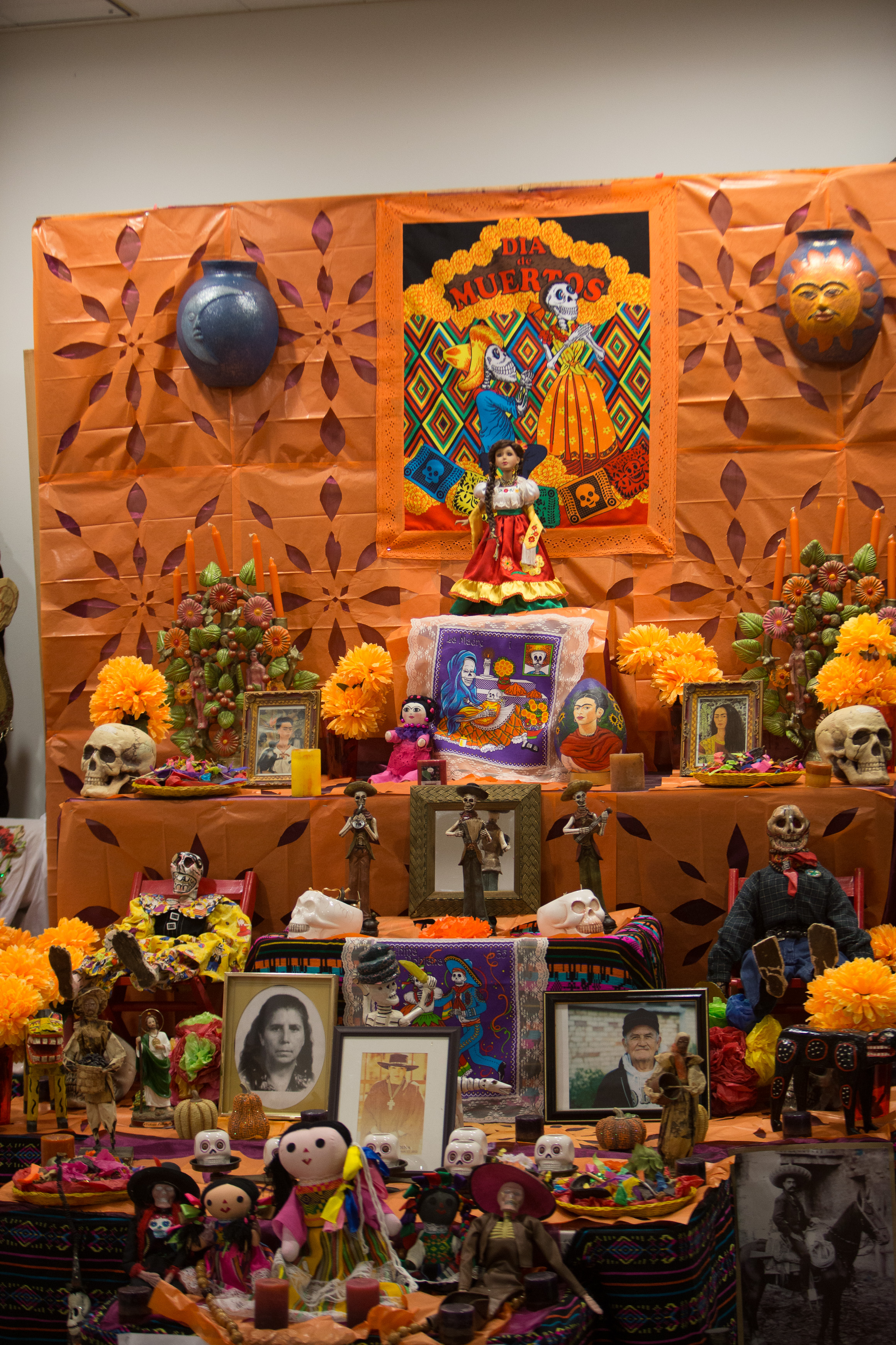 Canon Canon EOS-1D X EF70-200mm f/2.8L IS USM 73 mm 1/80 sec at f / 2.8 ISO 2000