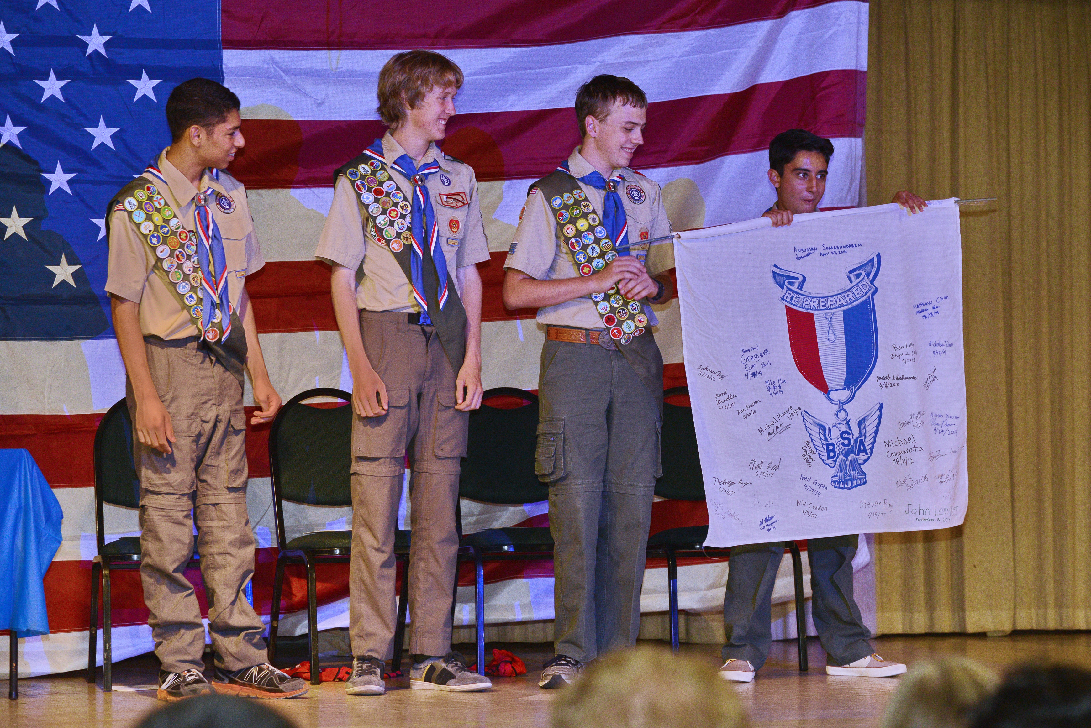 NIKON CORPORATION NIKON D600 70.0-200.0 mm f/2.8 112 mm 1/160 sec at f / 4.5 ISO 1600