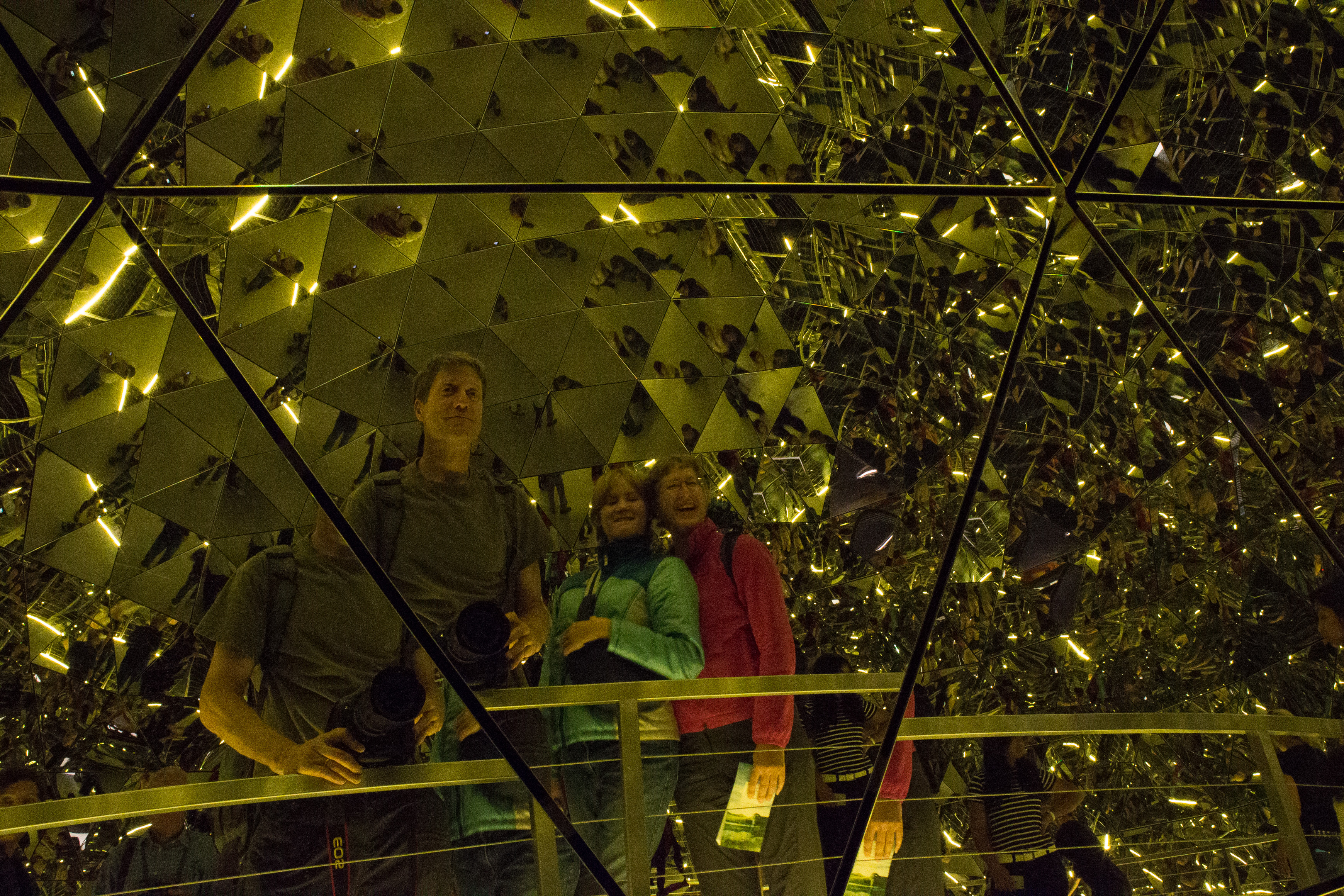 Canon Canon EOS-1D X EF24-70mm f/2.8L USM 24 mm 1/5 sec at f / 18 ISO 25600