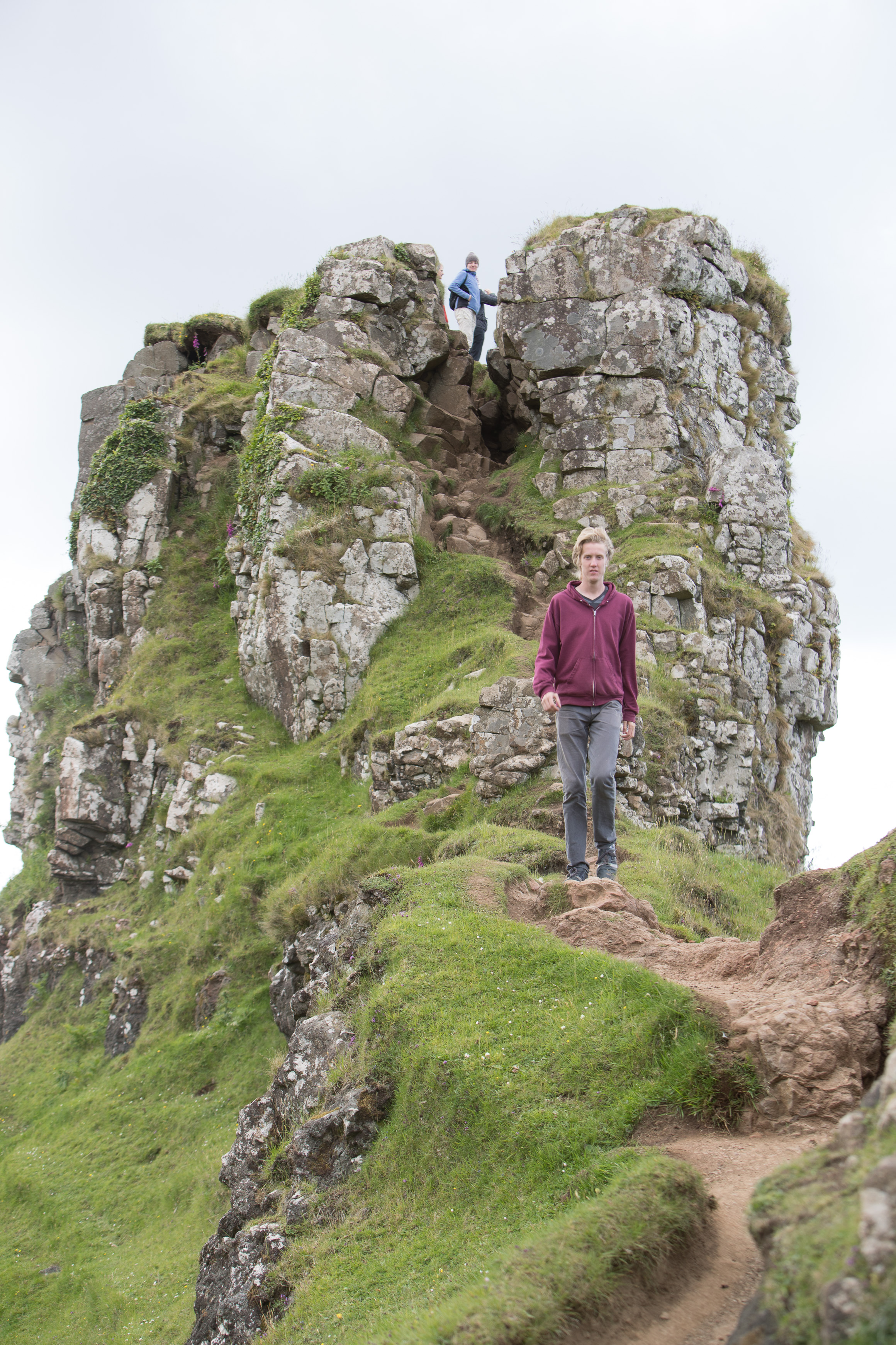 Canon Canon EOS-1D X Mark II EF70-200mm f/2.8L IS USM 73 mm 1/160 sec at f / 4.5 ISO 100