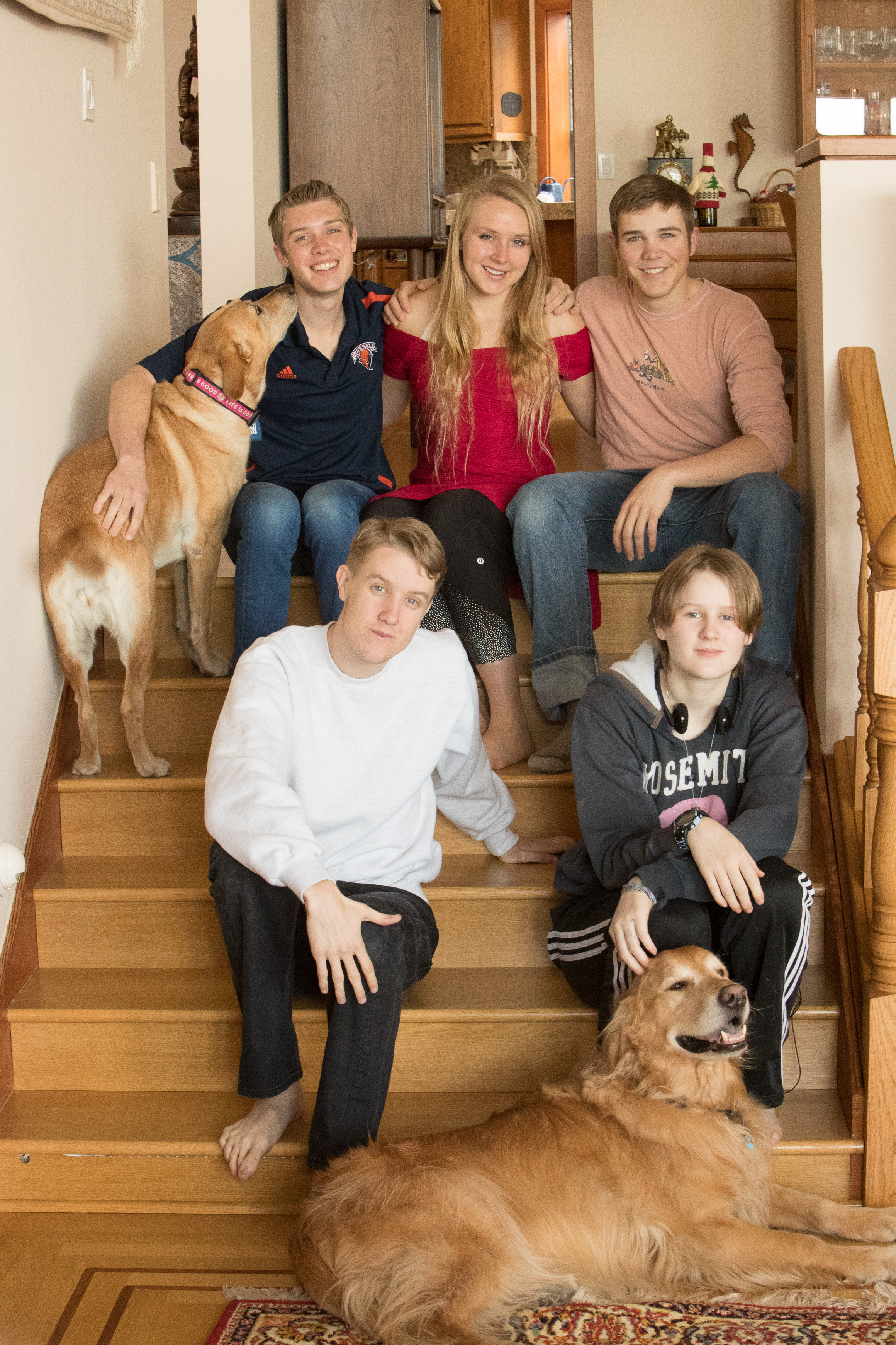 Canon Canon EOS-1D X Mark II EF70-200mm f/2.8L IS USM 70 mm 1/80 sec at f / 11 ISO 8000